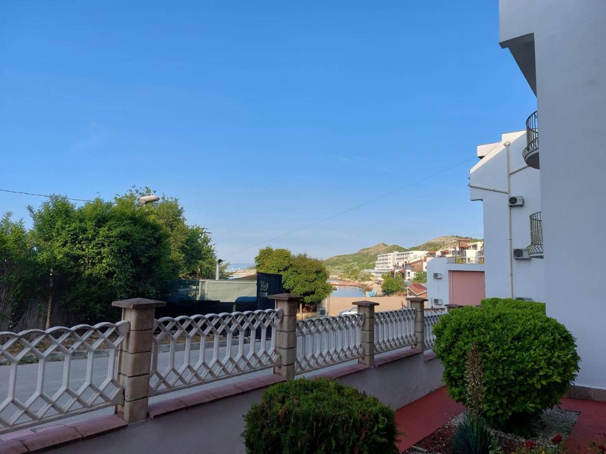 Apartment А13 In Sea Paradise Complex Kavarna Eksteriør bilde